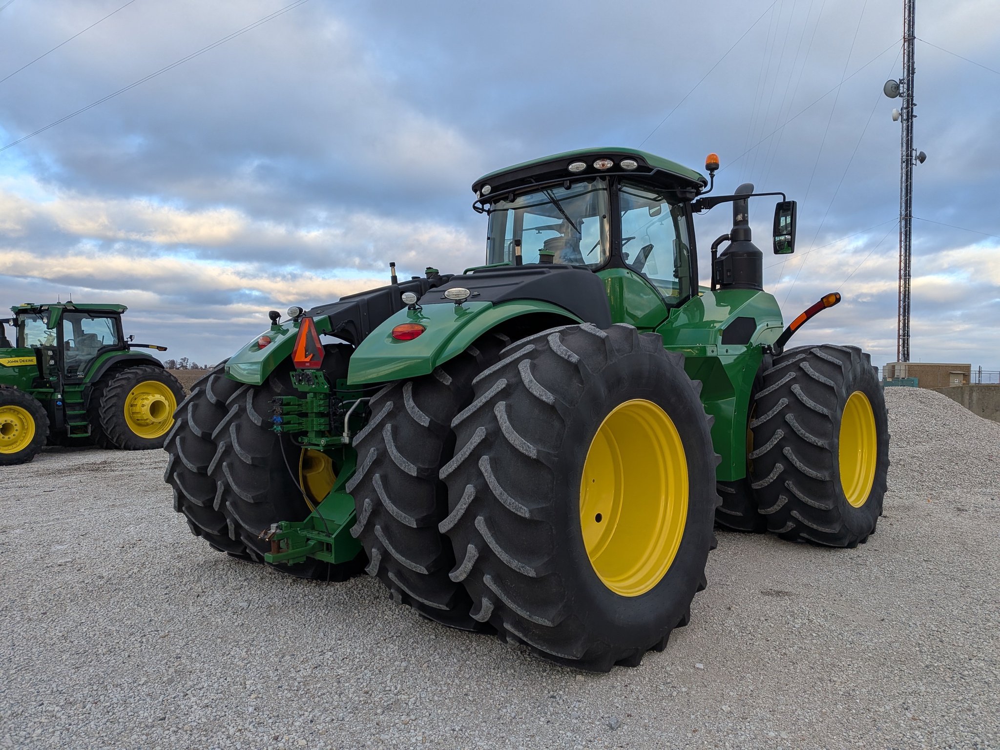  2017 John Deere 9470R at Heritage Tractor in Roanoke, IL