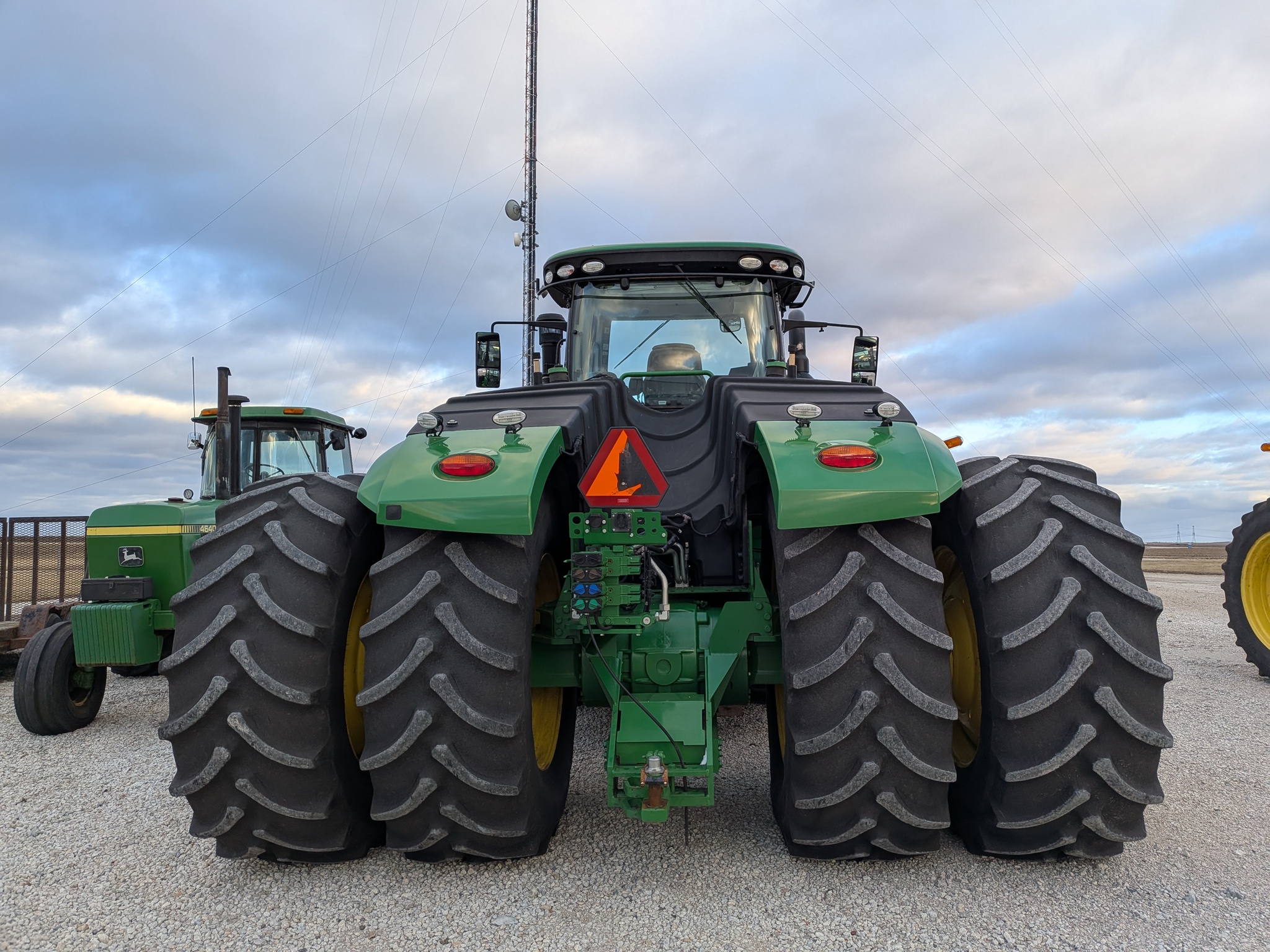  2017 John Deere 9470R at Heritage Tractor in Roanoke, IL
