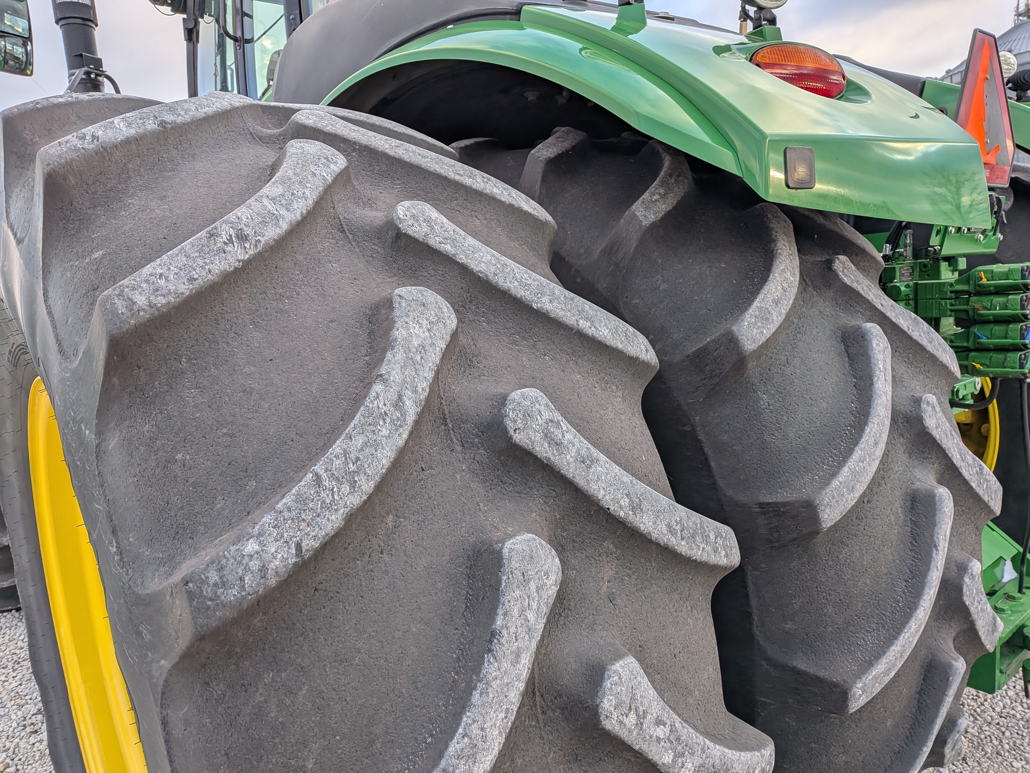  2017 John Deere 9470R at Heritage Tractor in Roanoke, IL