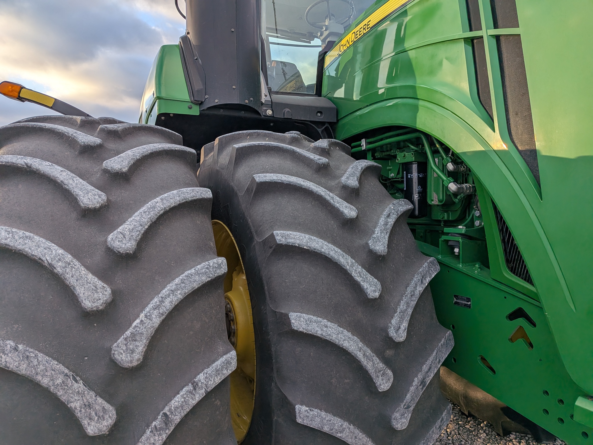  2017 John Deere 9470R at Heritage Tractor in Roanoke, IL