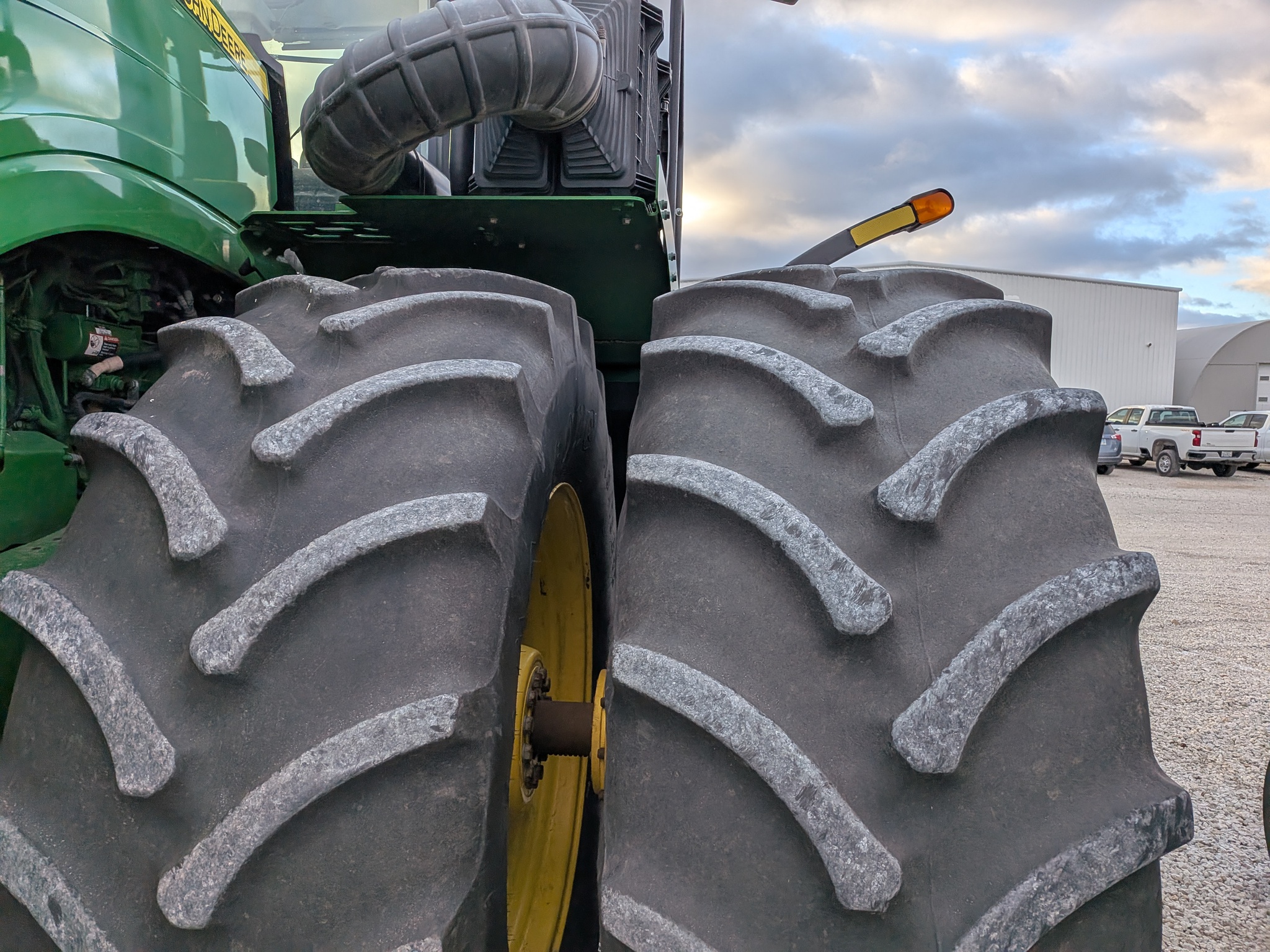  2017 John Deere 9470R at Heritage Tractor in Roanoke, IL