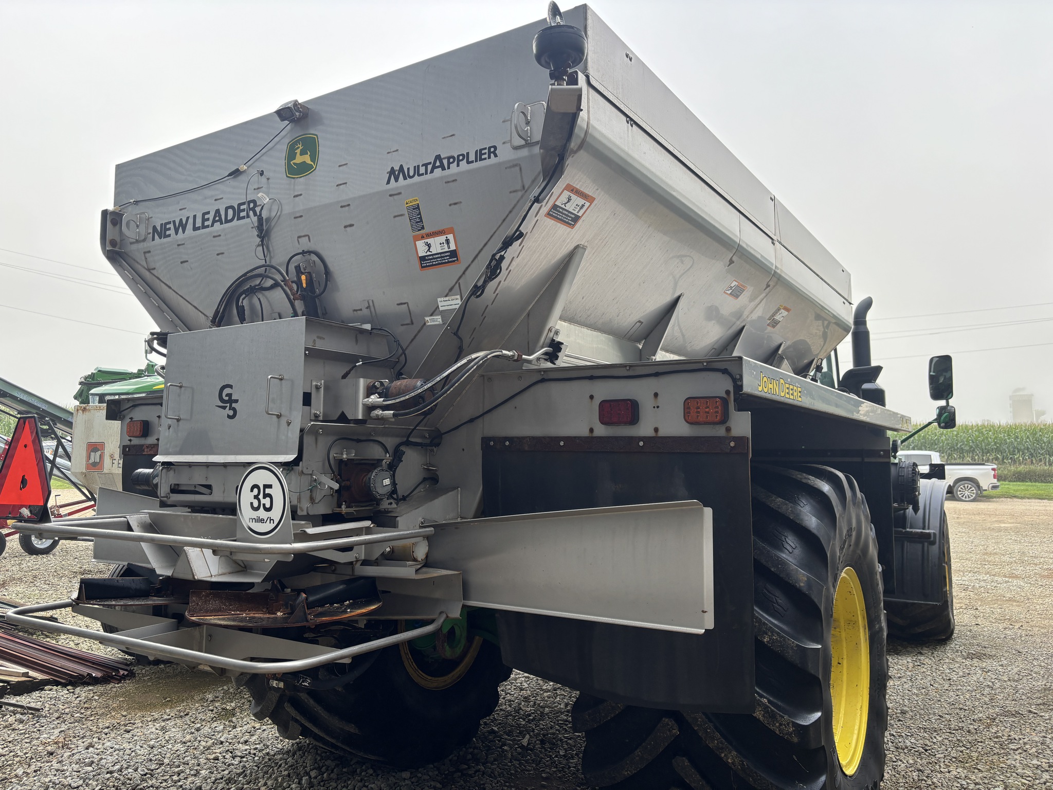 2019 John Deere F4365 Image 9
