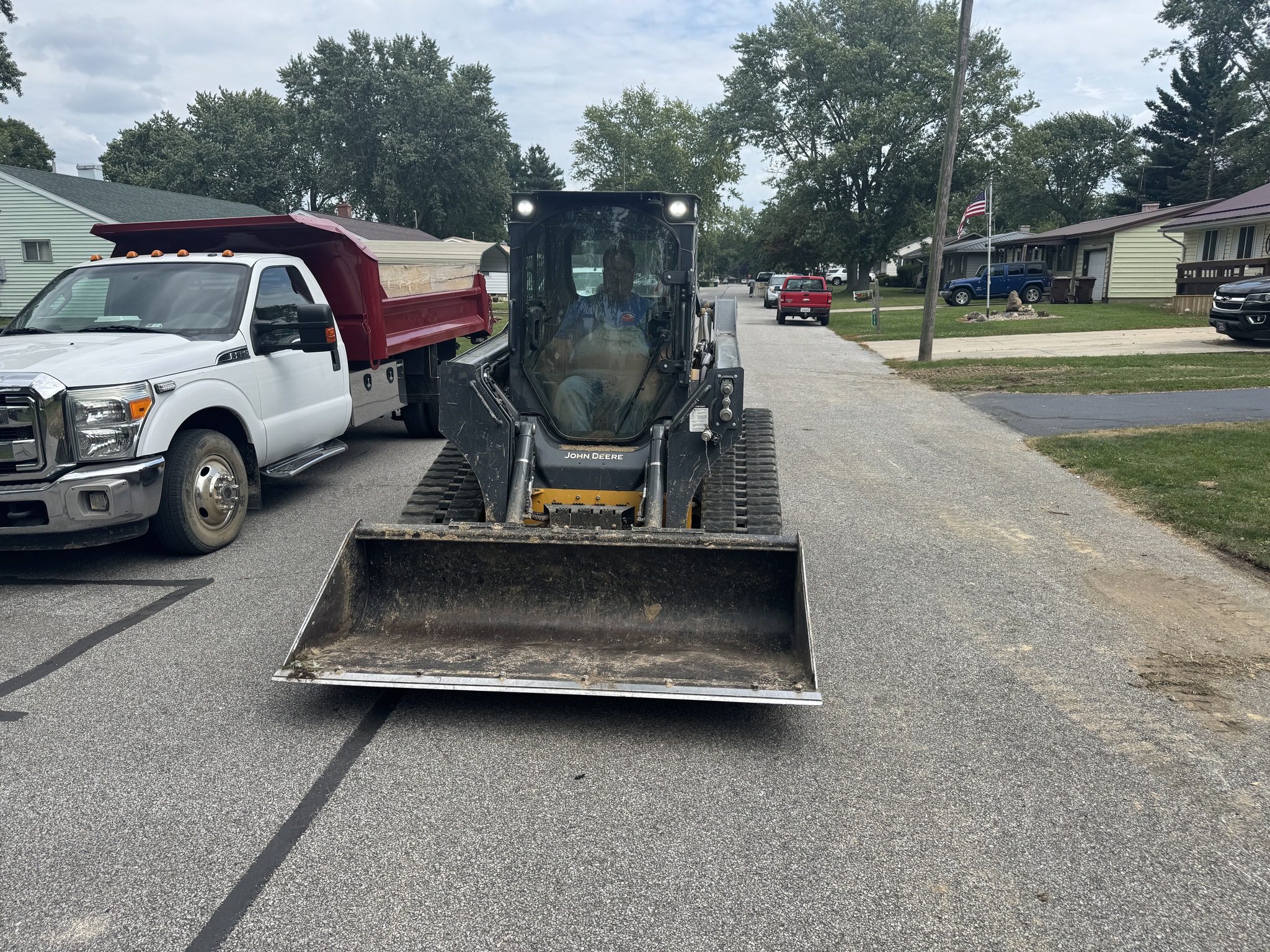 2024 John Deere 325G Image 1