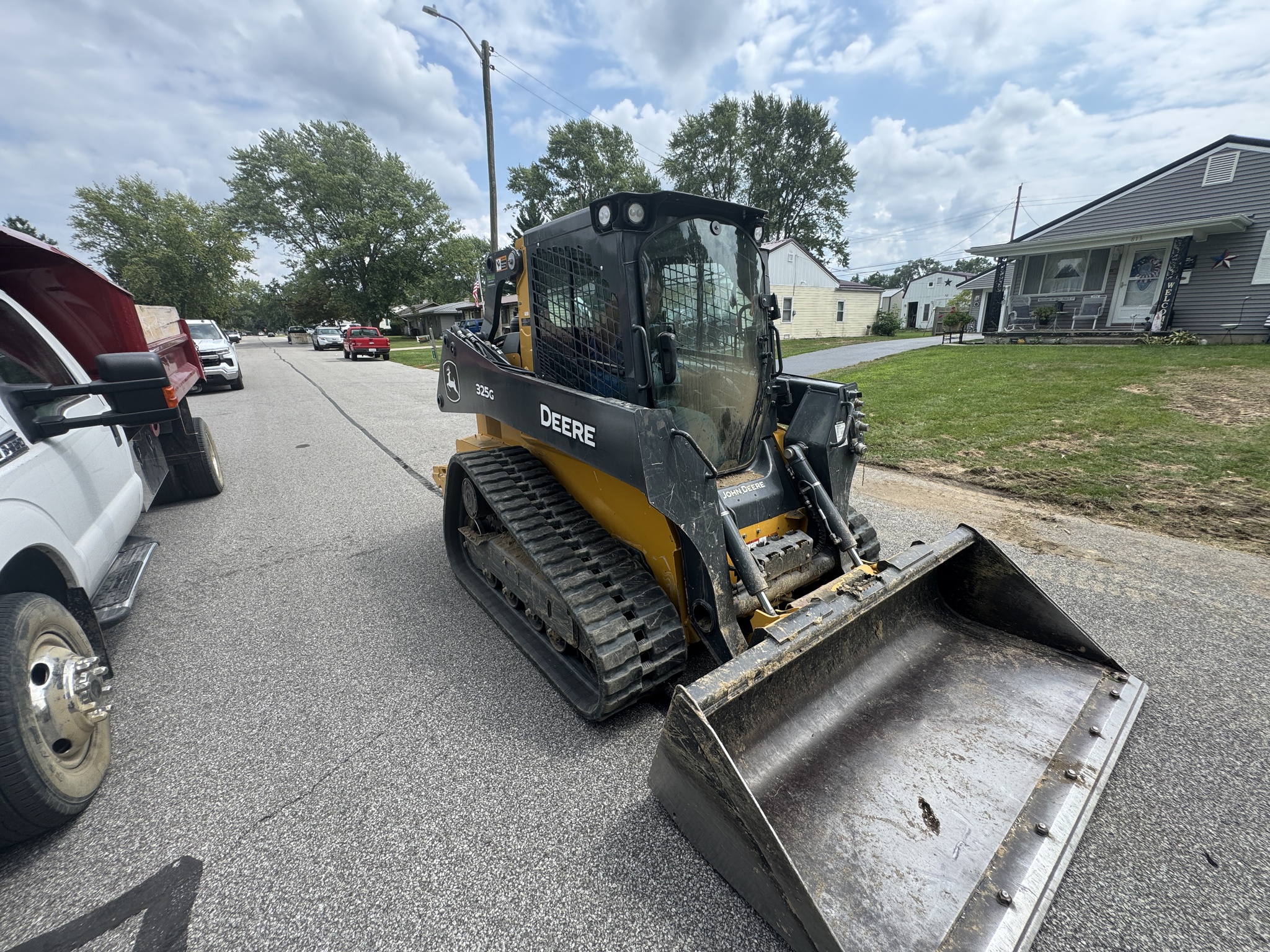 2024 John Deere 325G Image 11