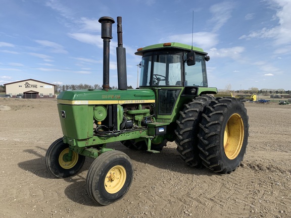 Photo of a 1974 John Deere 4430