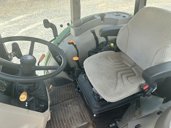 2016 John Deere 5075E Photo 7