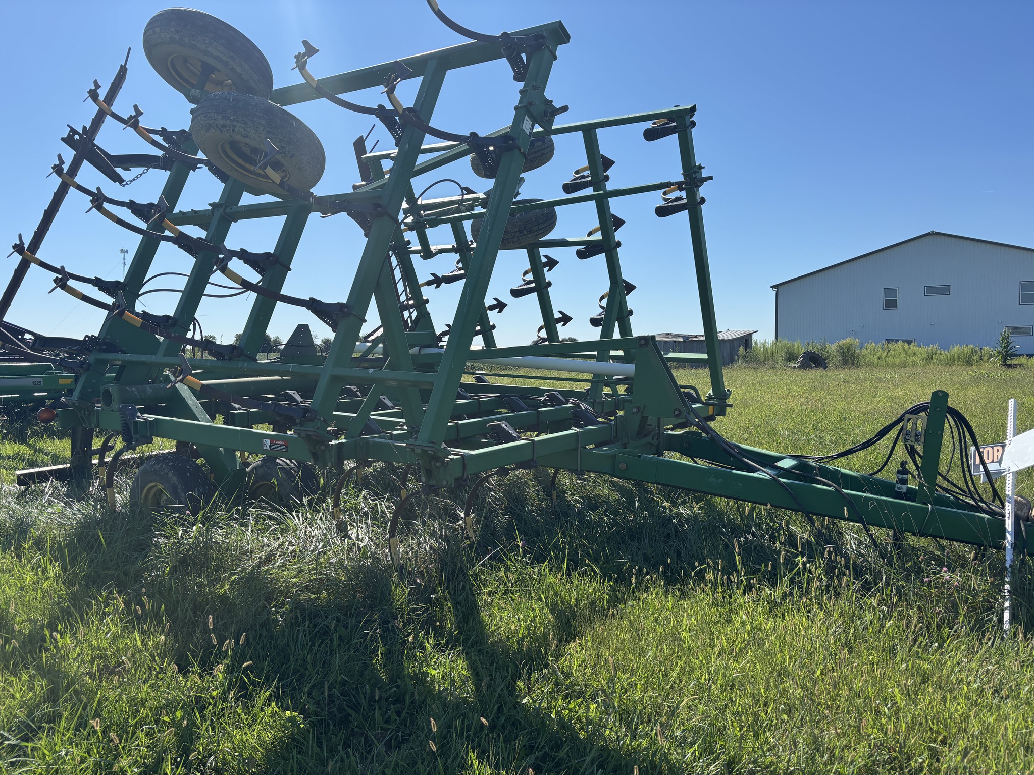 1996 John Deere 980 Image 1