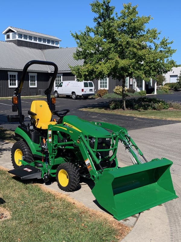 2025 John Deere 1025R Image 6