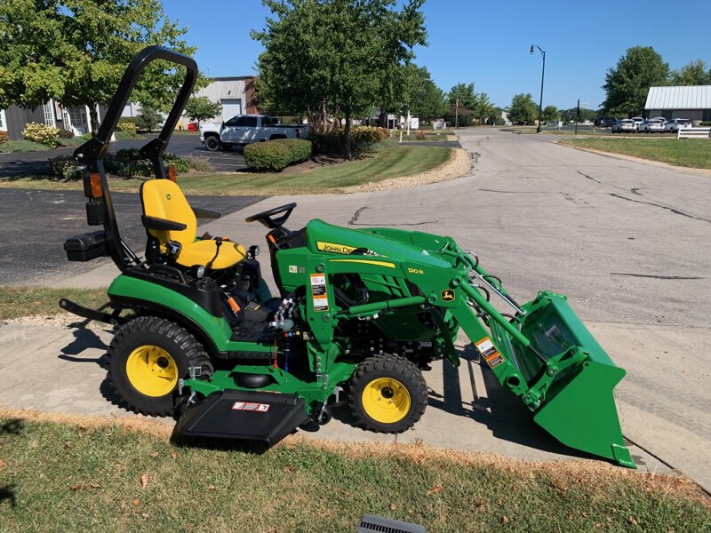 2025 John Deere 1025R Image 7