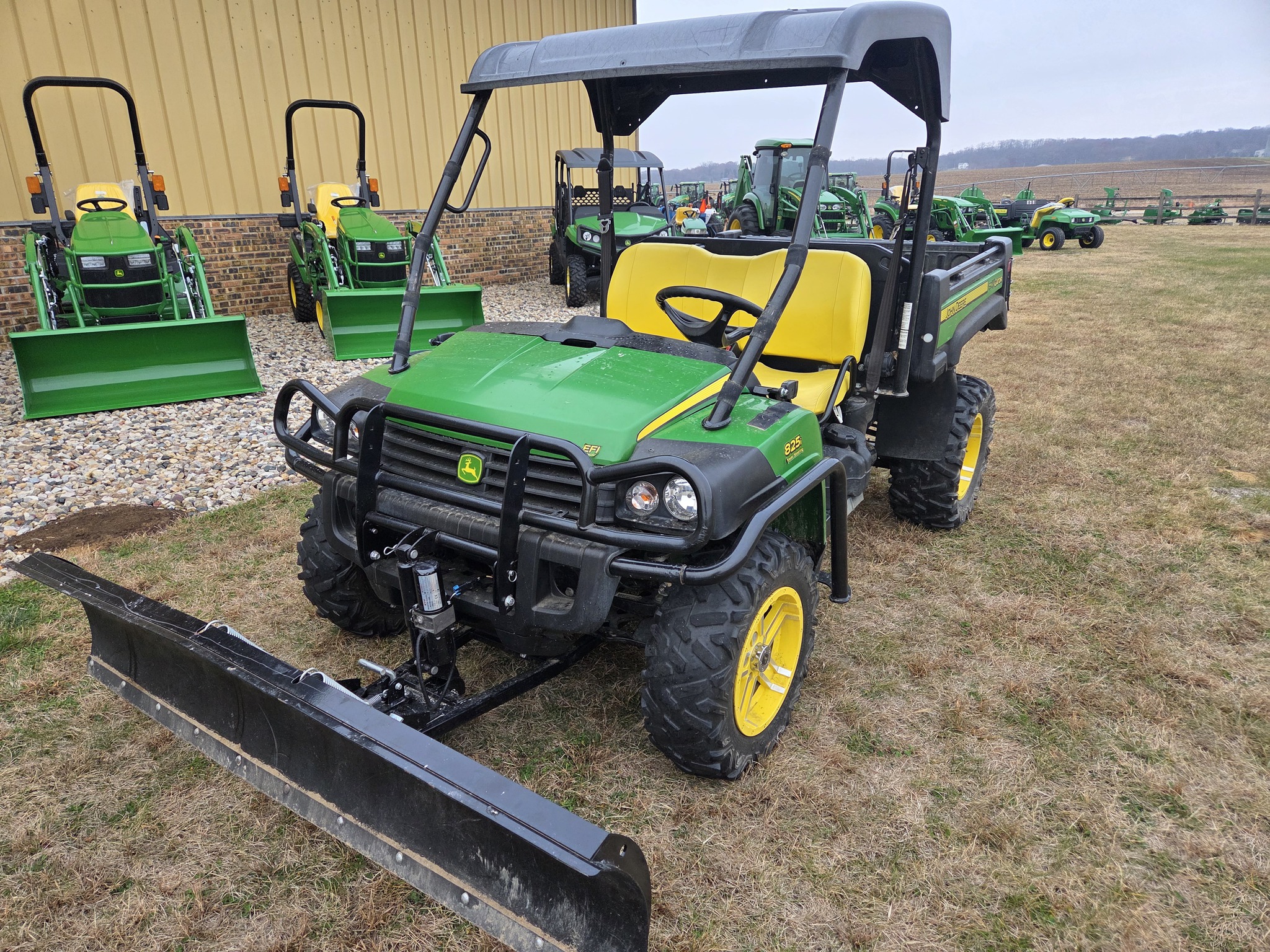  2015 John Deere XUV 825I GREEN at Heritage Tractor in Geneseo, IL