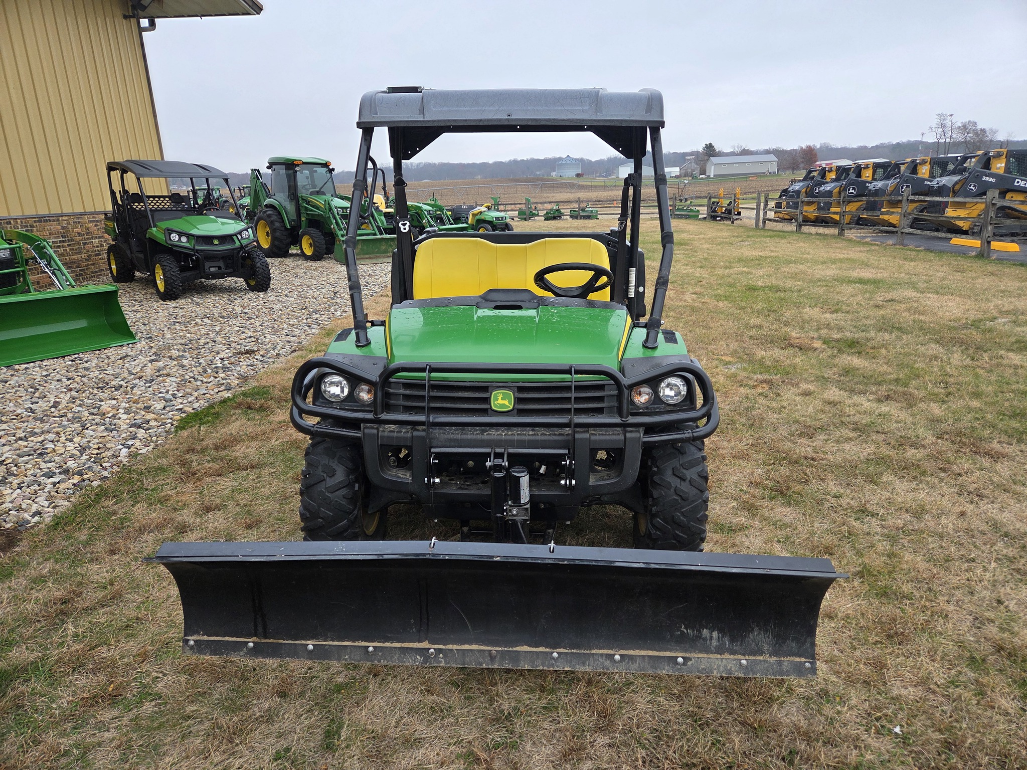  2015 John Deere XUV 825I GREEN at Heritage Tractor in Geneseo, IL