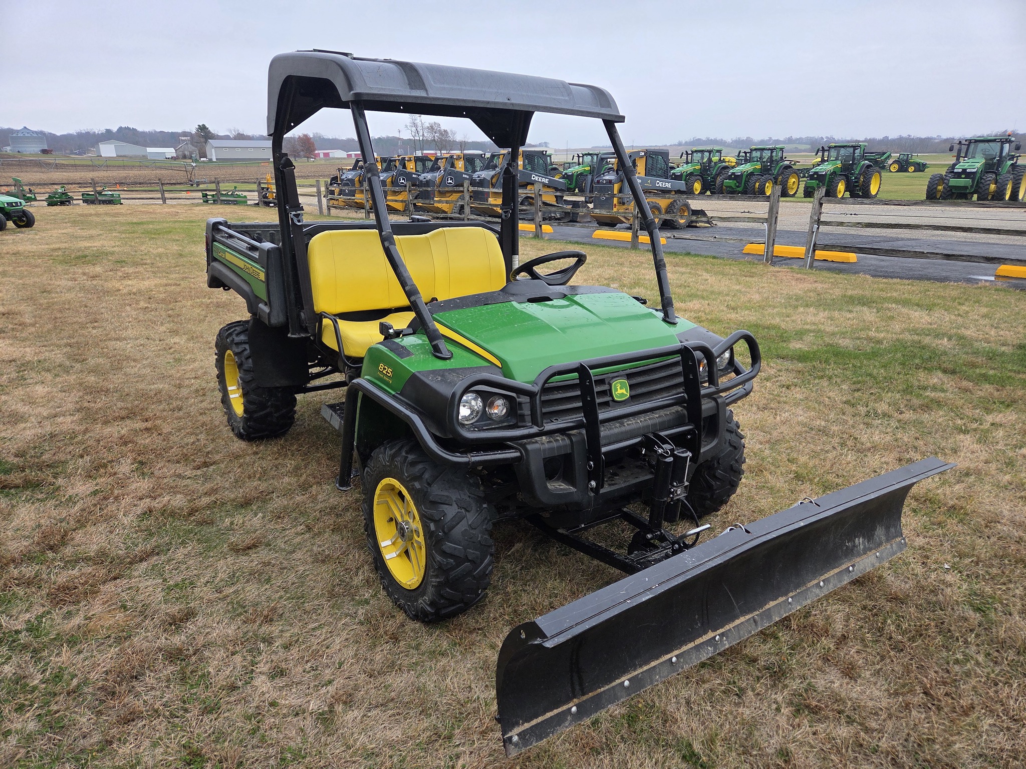  2015 John Deere XUV 825I GREEN at Heritage Tractor in Geneseo, IL
