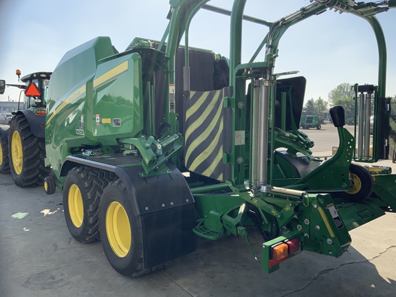 Used 2022 John Deere C451R Round Balers at Horizon Ag & Turf in Edmonton West, AB - Photo8