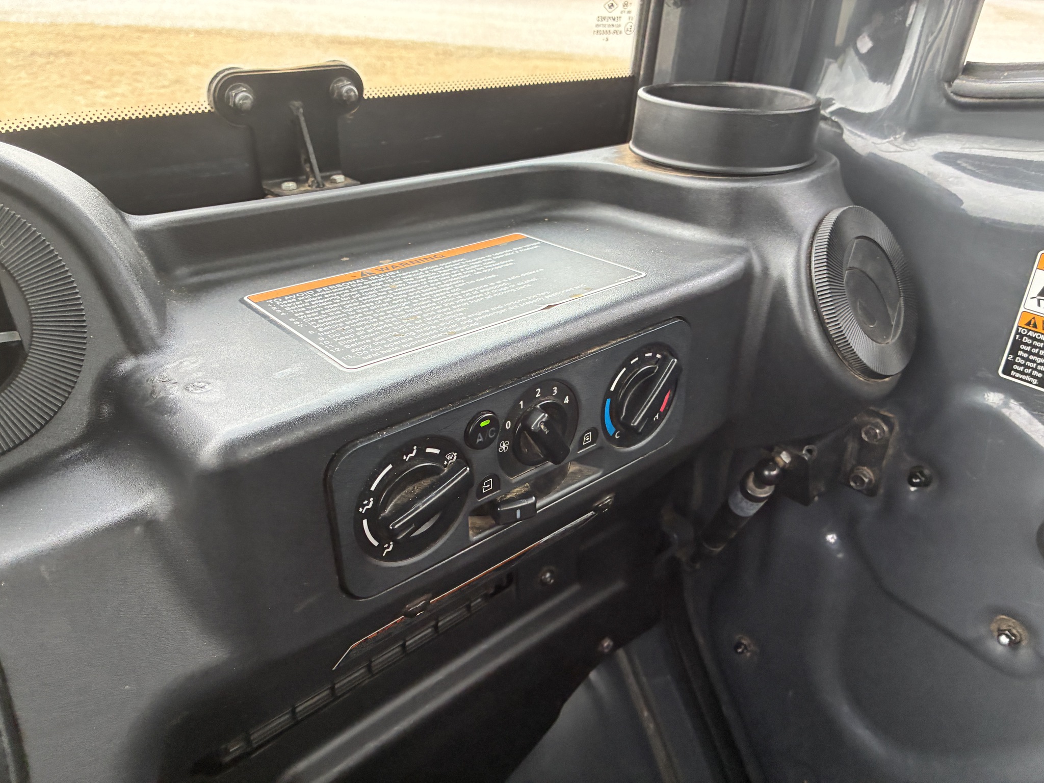 2015 Kubota RTV-X1100C Image 9