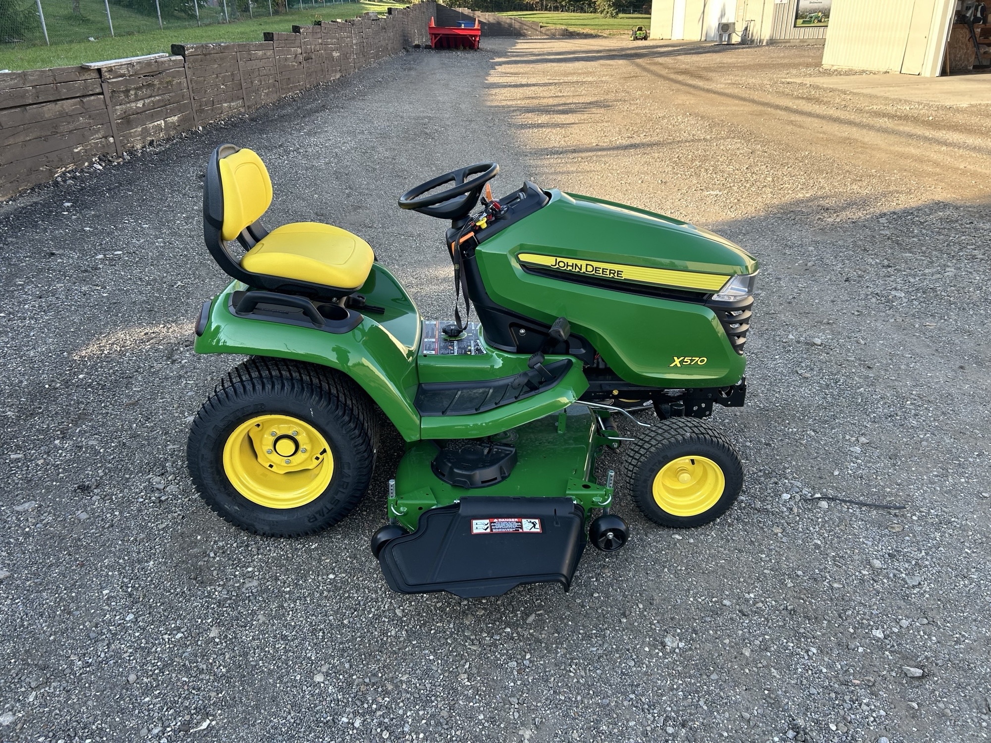 2025 John Deere X570 Image 7