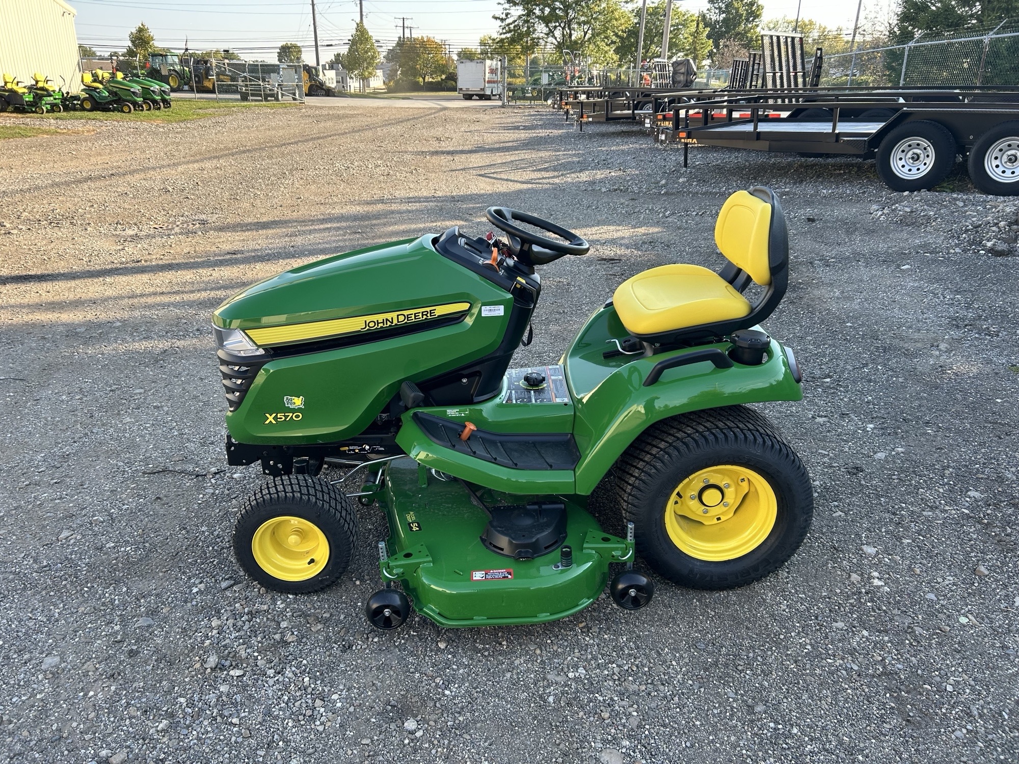 2025 John Deere X570 Image 8