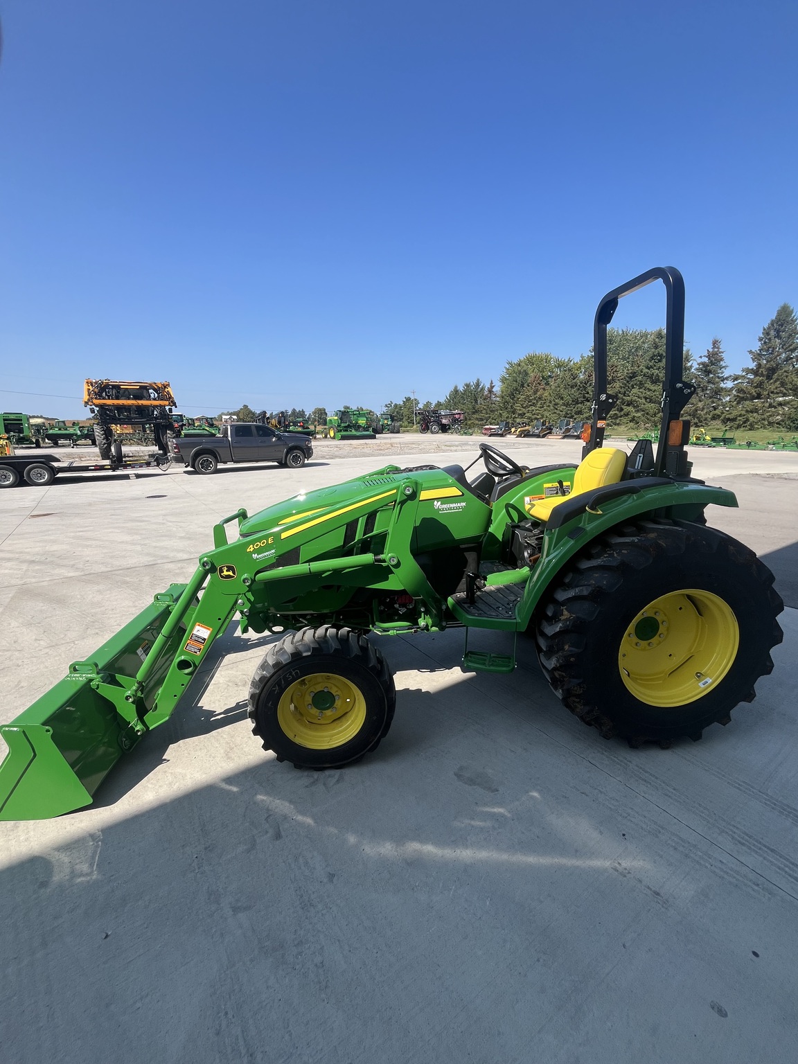 2024 John Deere 4044M Image 5