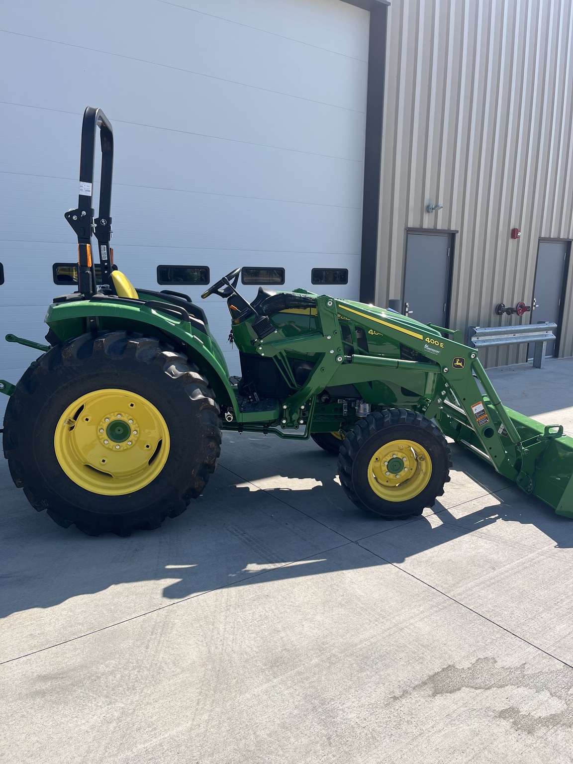 2024 John Deere 4044M Image 9