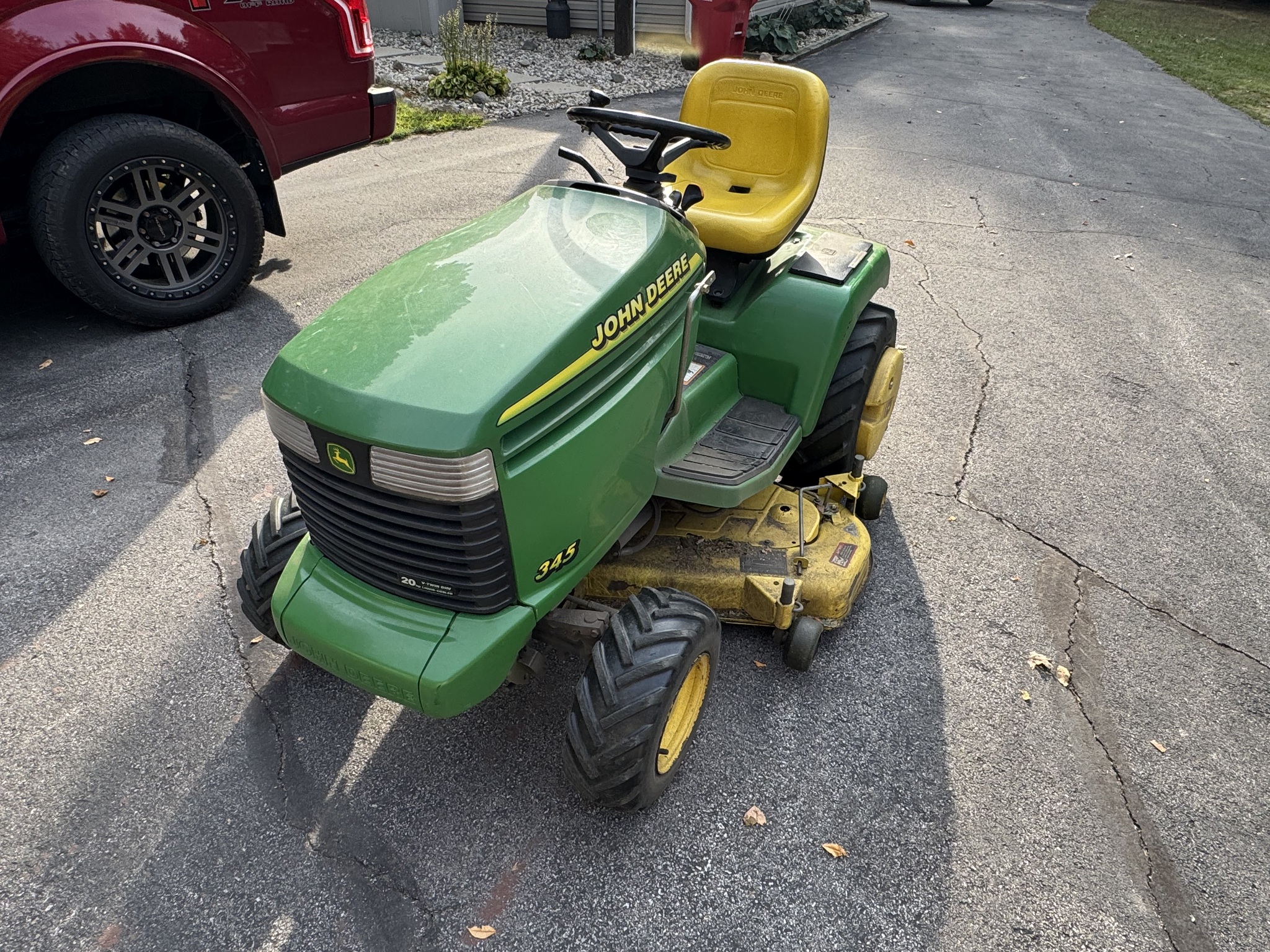 1998 John Deere 345 Image 4