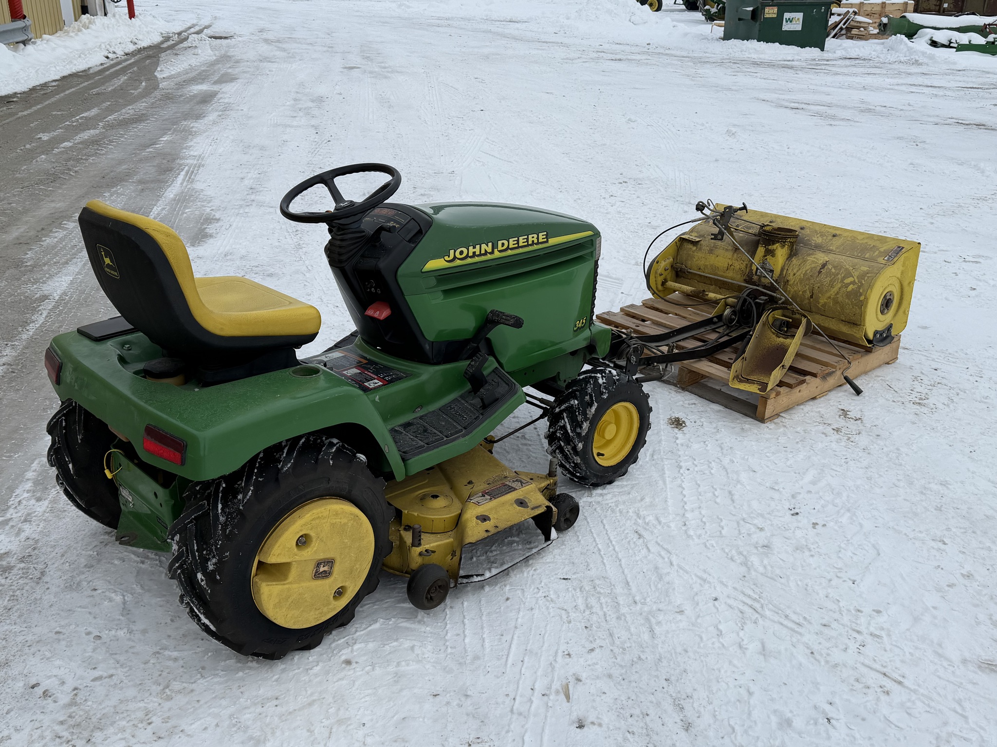 1998 John Deere 345 Image 3