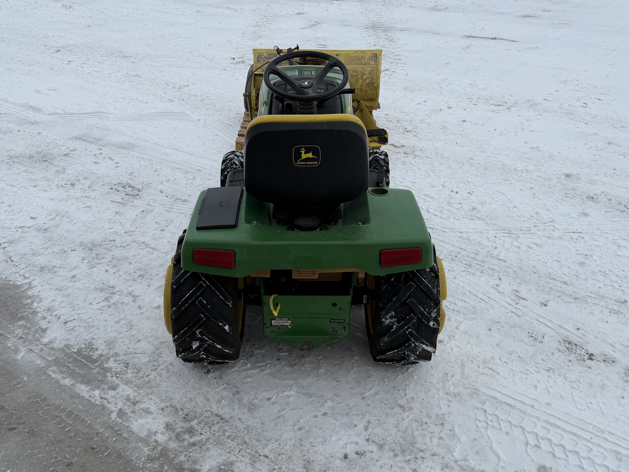 1998 John Deere 345 Image 4