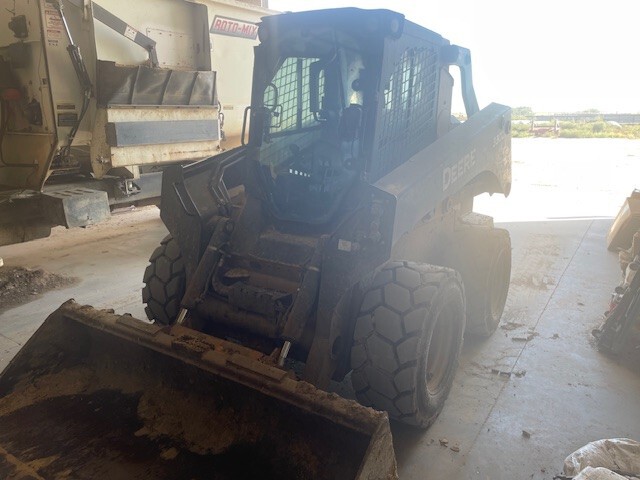 2018 John Deere 330G Image 3