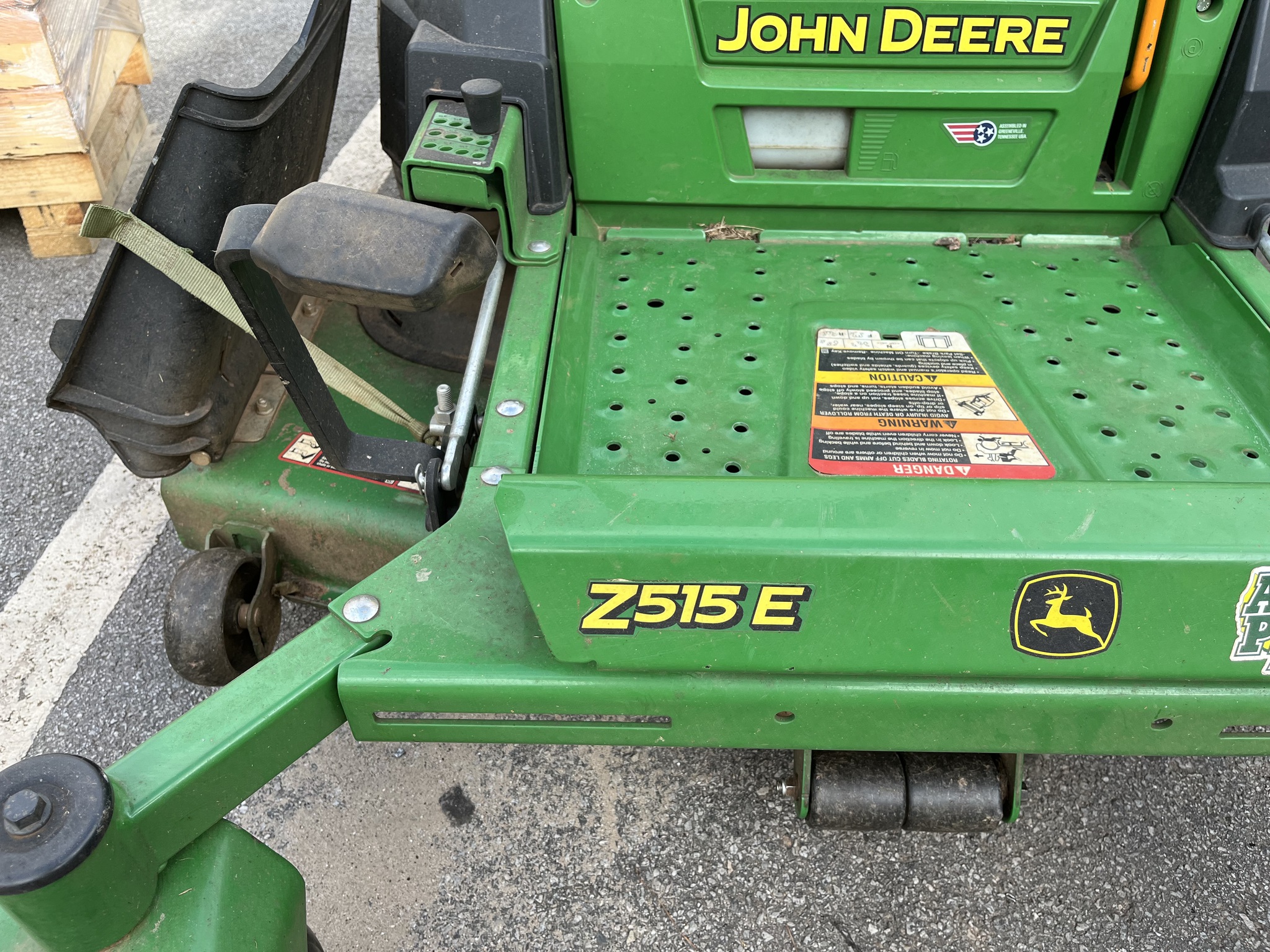 2024 John Deere Z515E Image 2