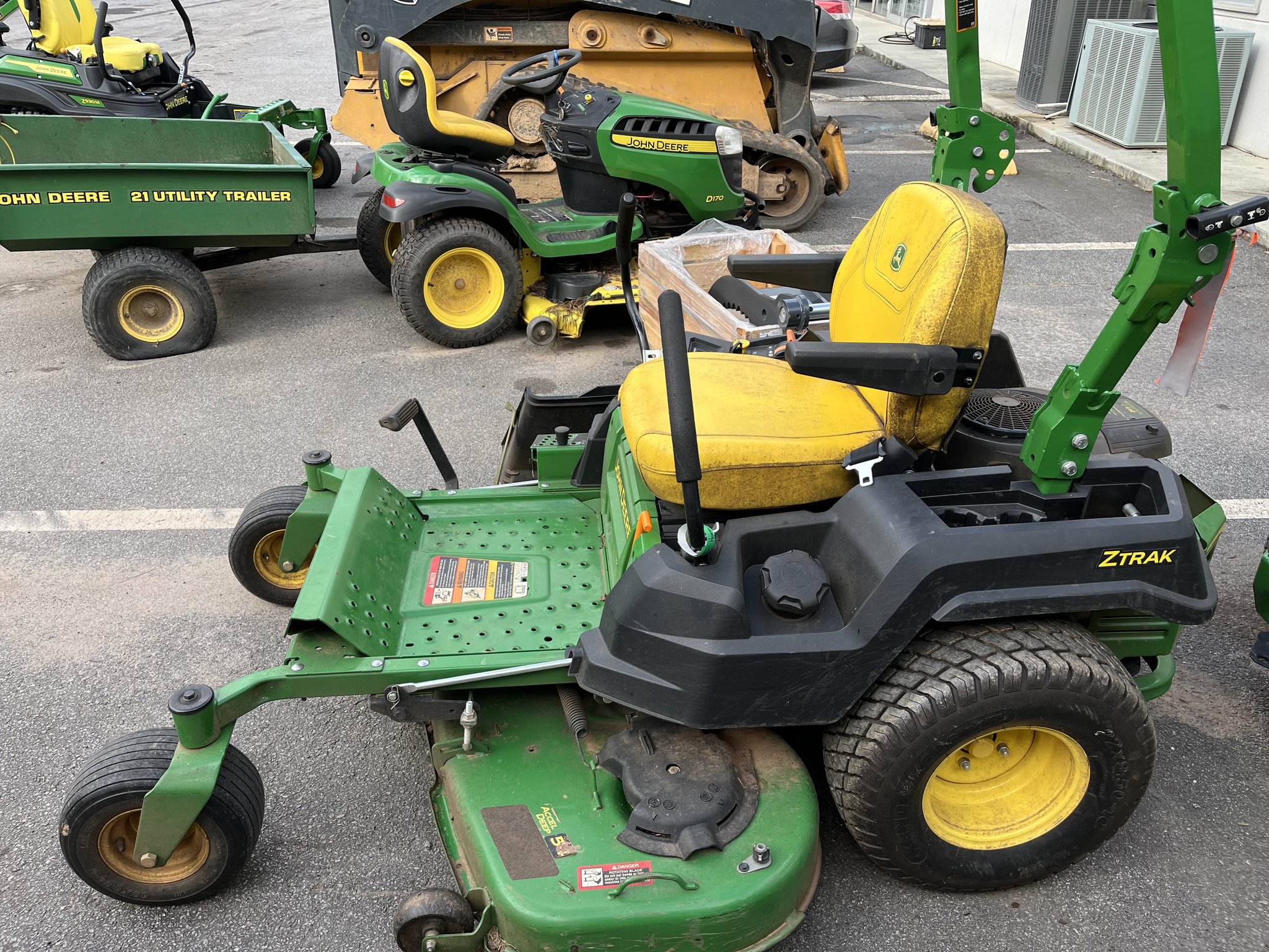 2024 John Deere Z515E Image 1
