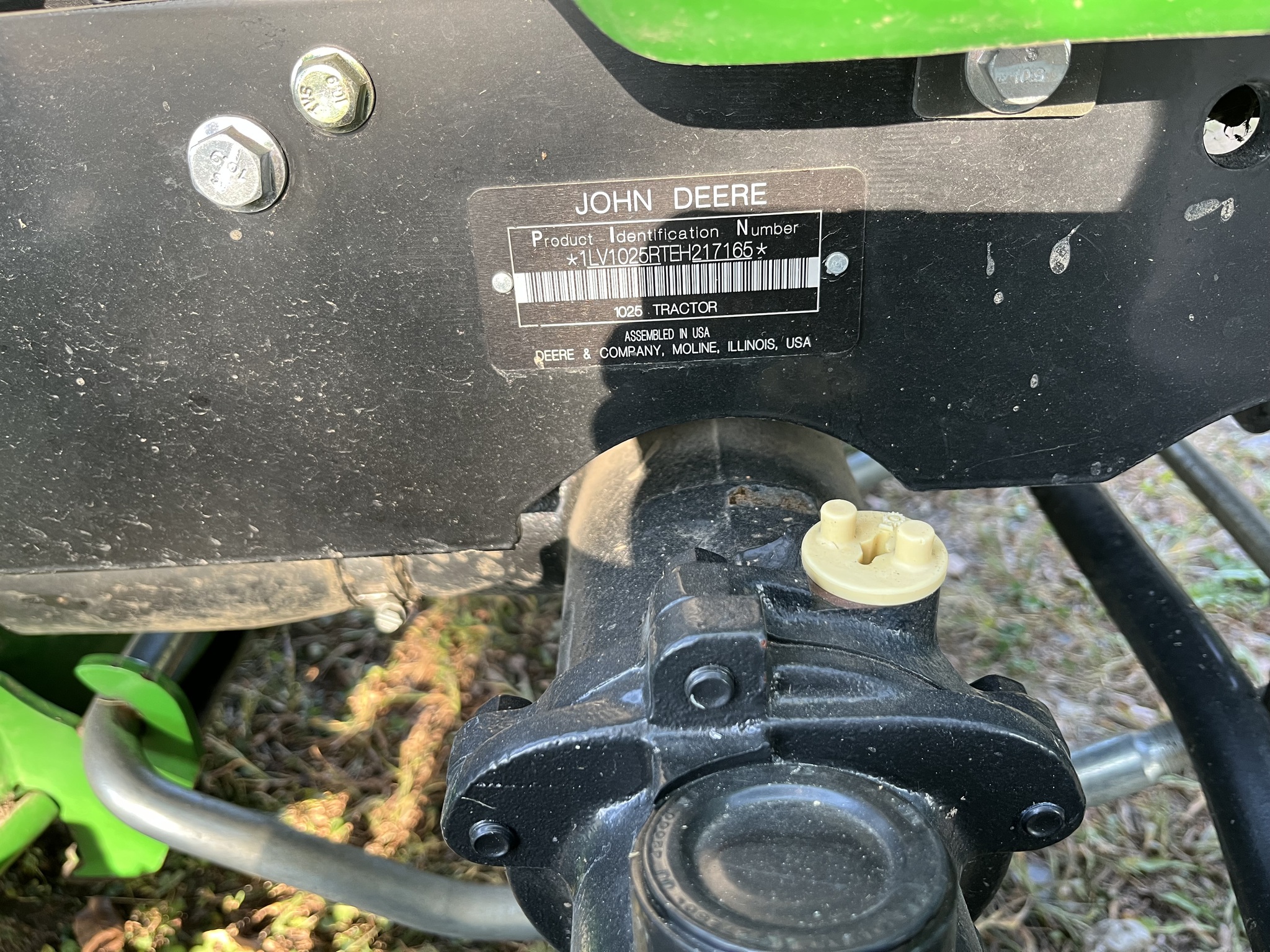 2014 John Deere 1025R Image 2