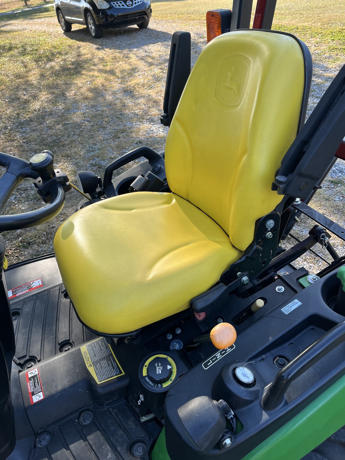 2014 John Deere 1025R Image 7