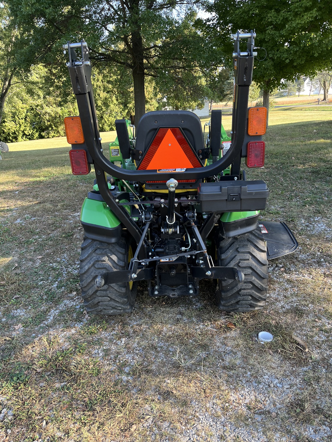 2014 John Deere 1025R Image 4