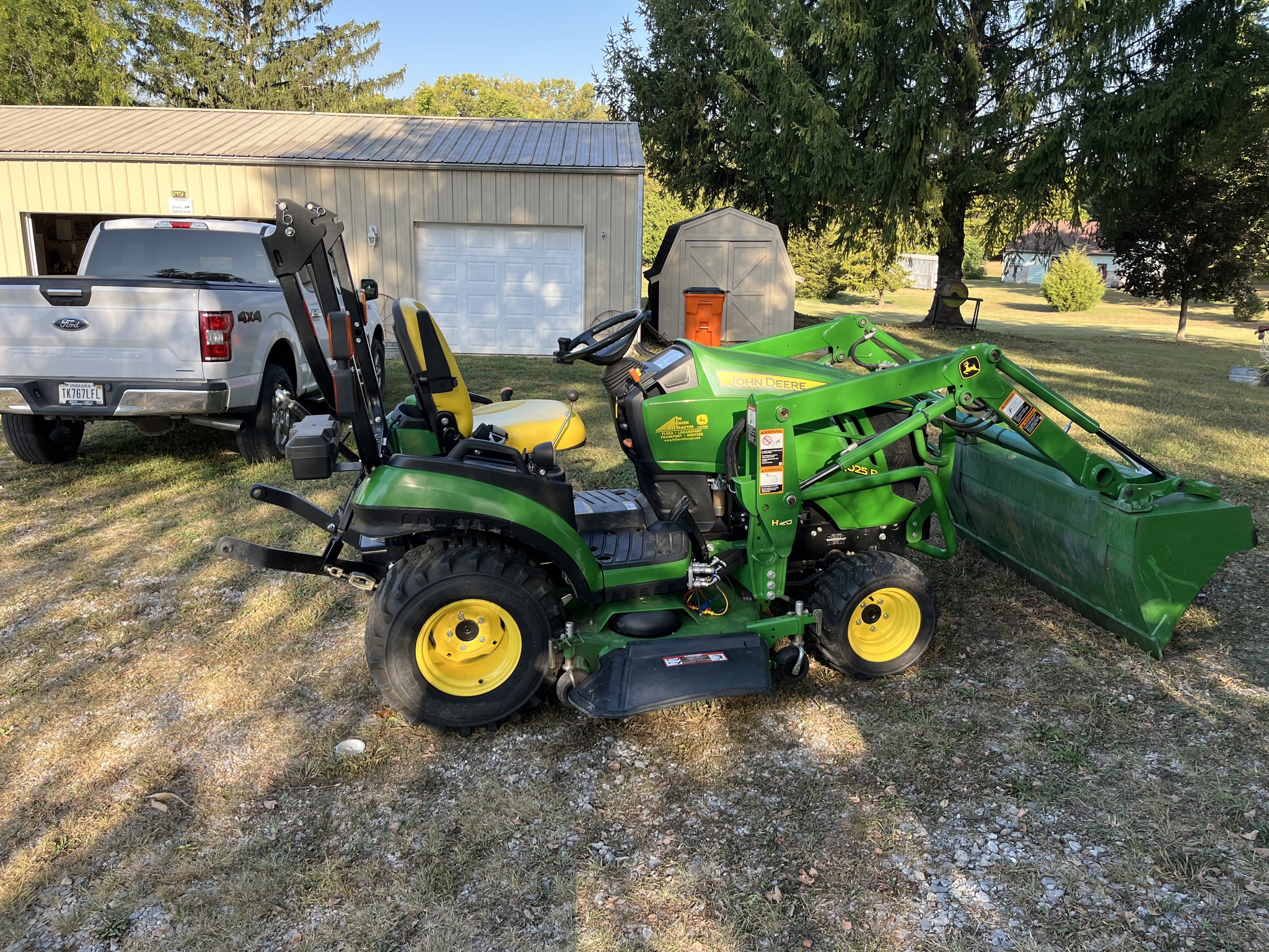 2014 John Deere 1025R Image 9
