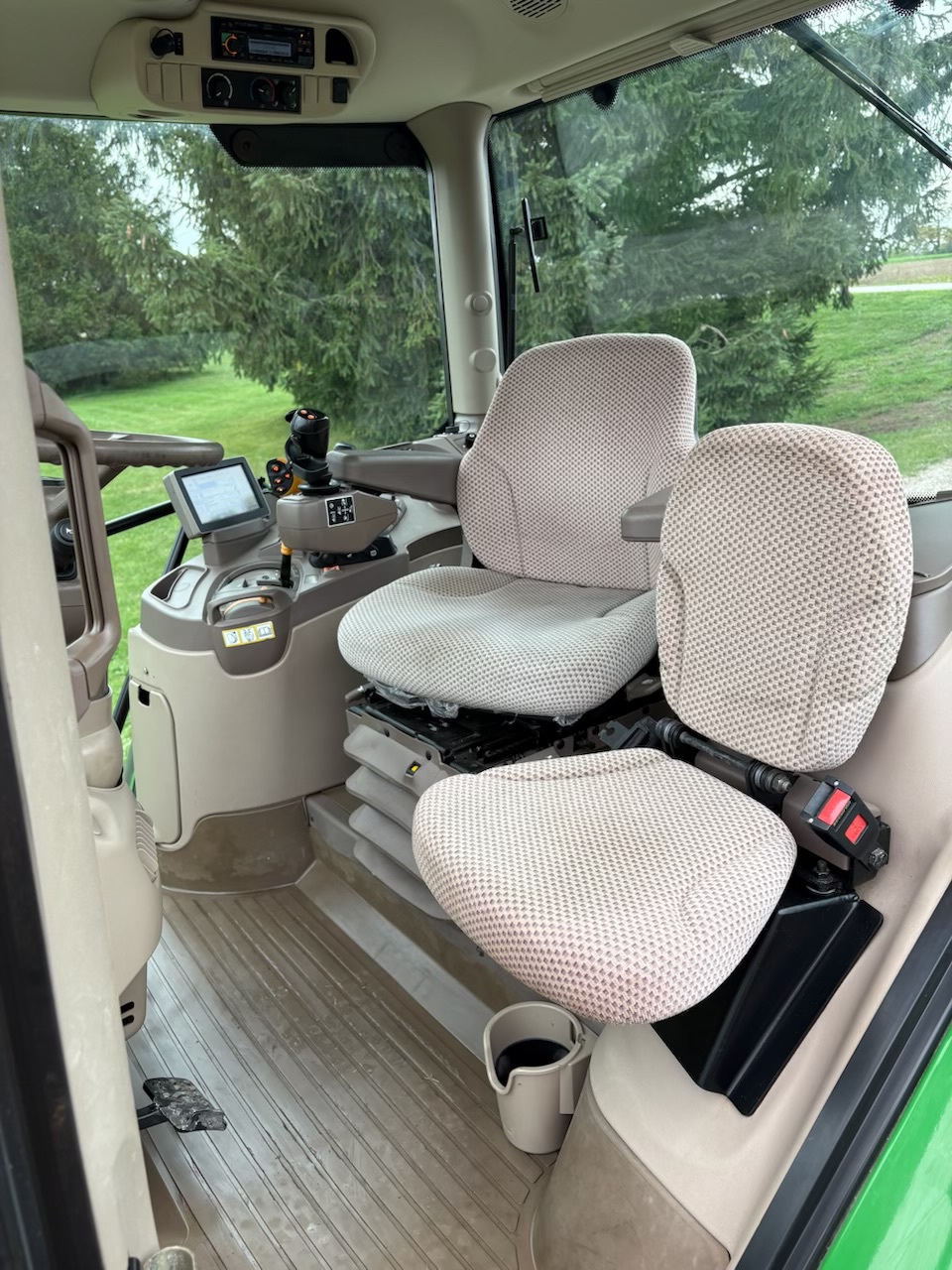 2014 John Deere 6115R Image 3