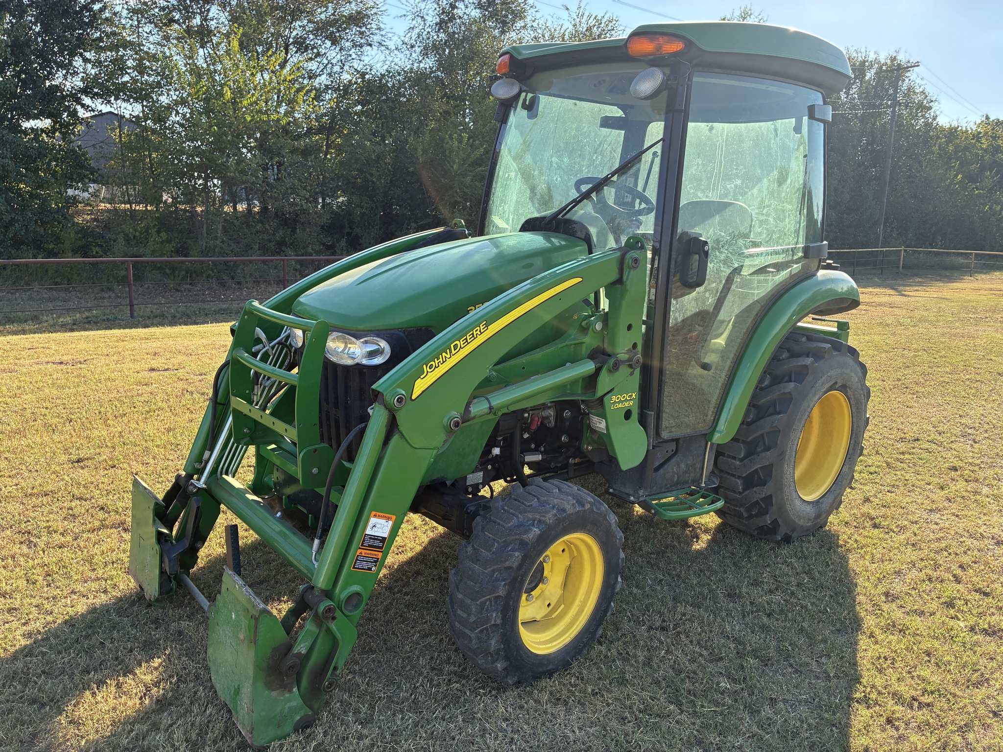 2012 John Deere 3520 Image 1
