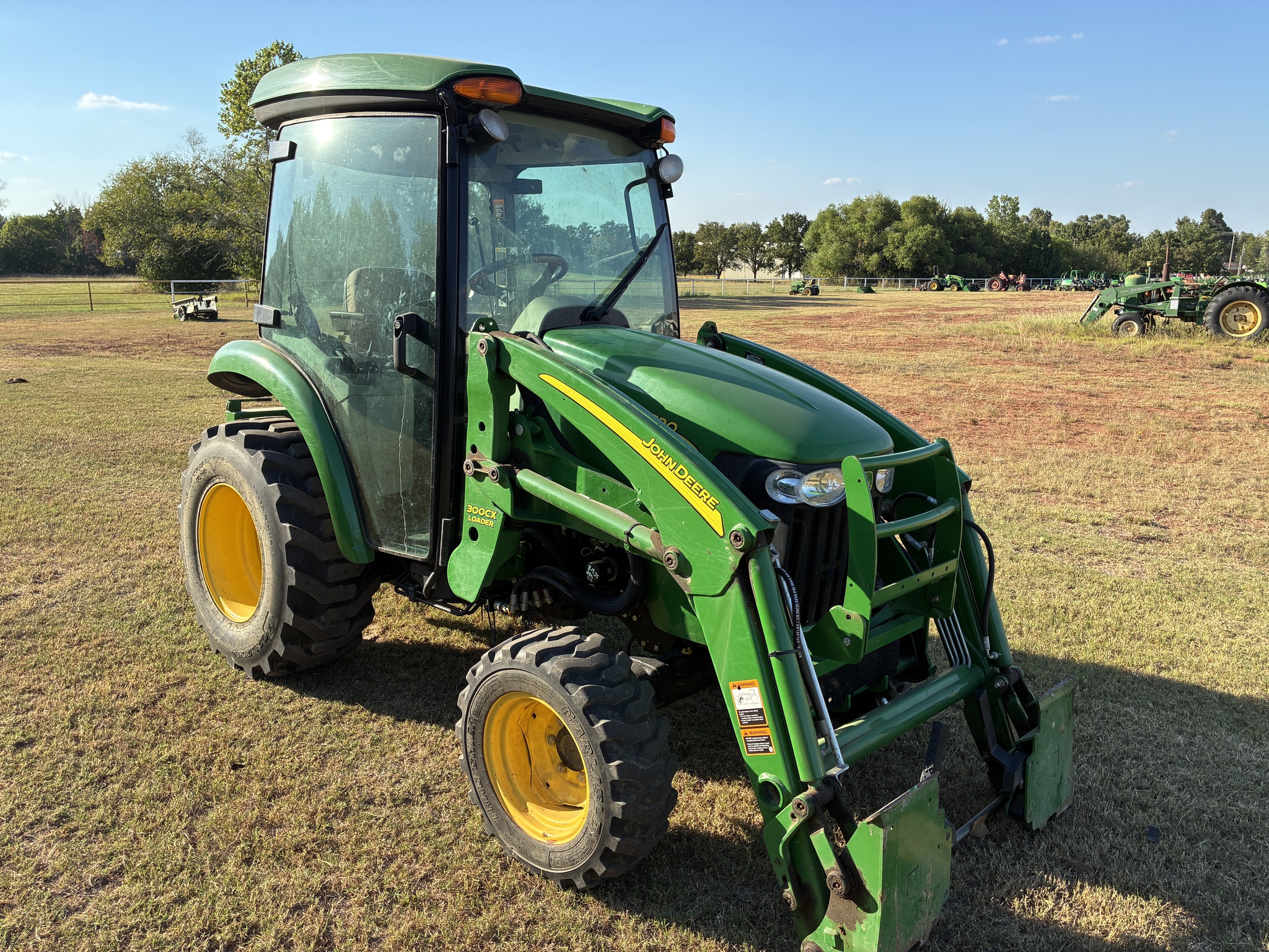 2012 John Deere 3520 Image 3