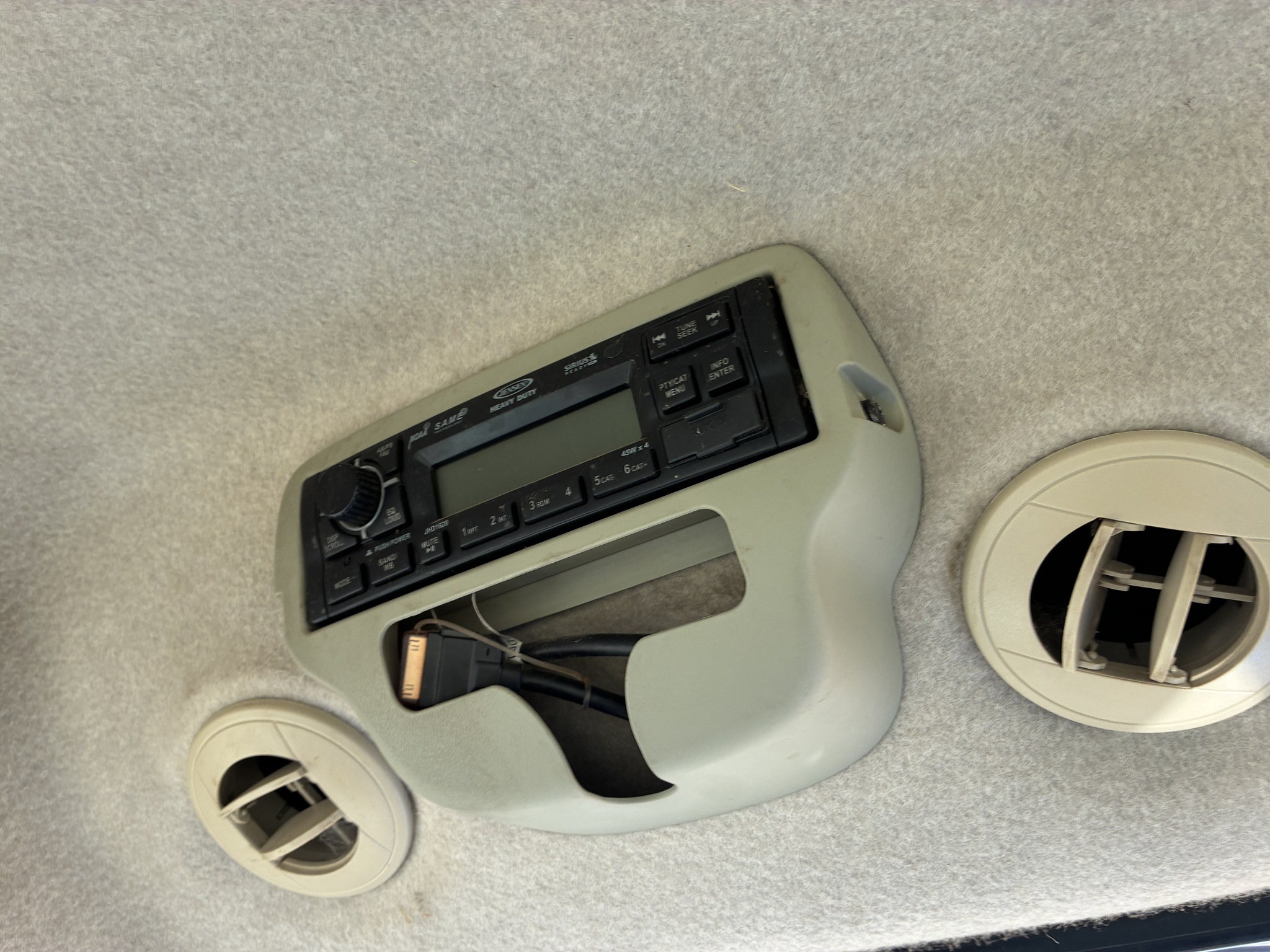 2012 John Deere 3520 Image 12