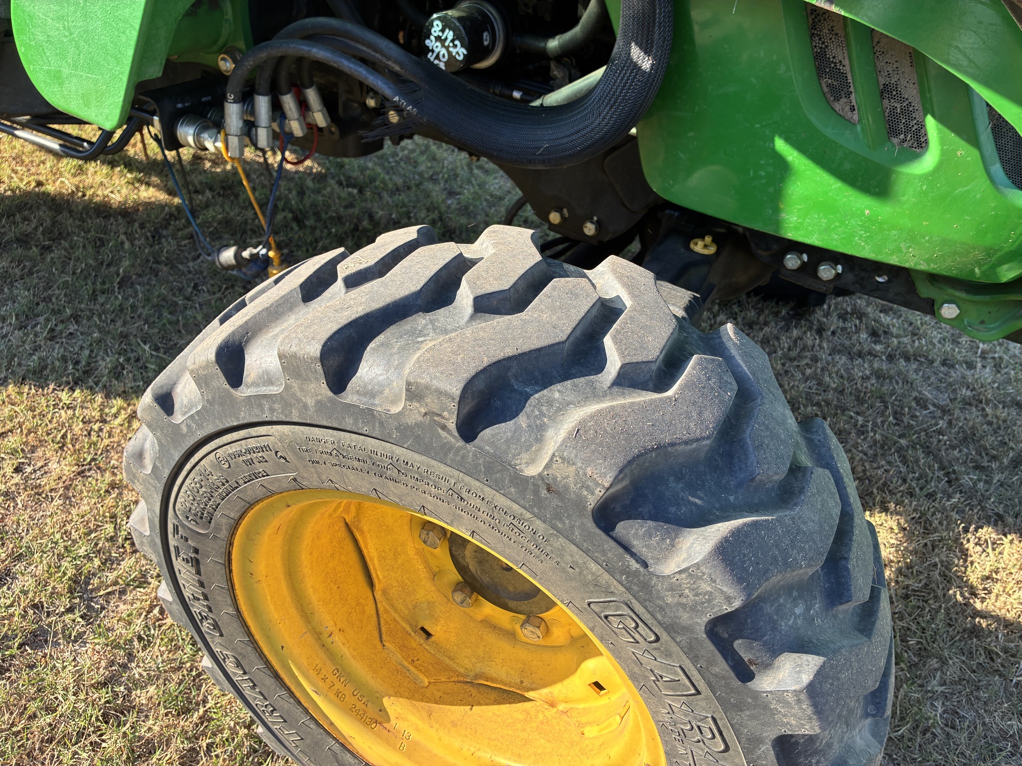 2012 John Deere 3520 Image 16