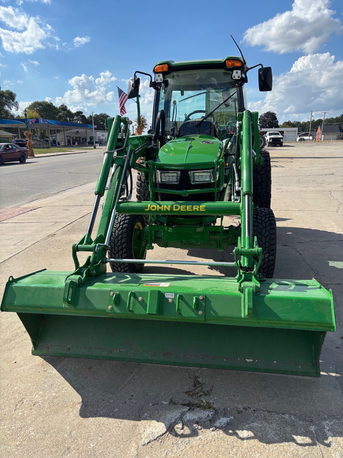 2023 John Deere 4075R Image 2