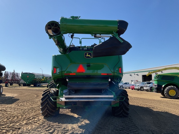 Used 2024 John Deere X9 1100 Combines at Horizon Ag & Turf in Westlock, AB - Photo5