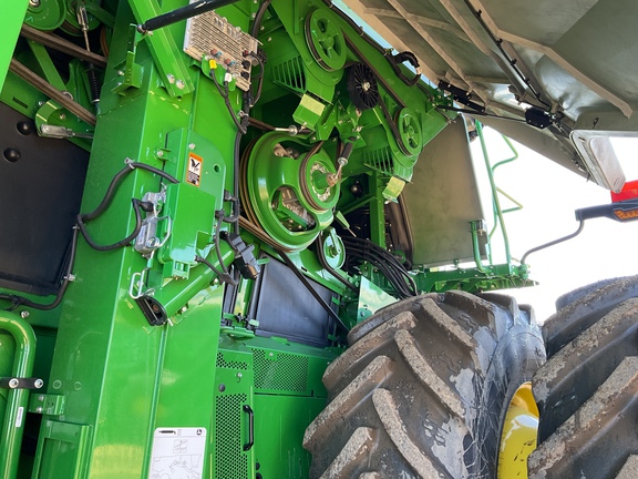 Used 2024 John Deere X9 1100 Combines at Horizon Ag & Turf in Westlock, AB - Photo16