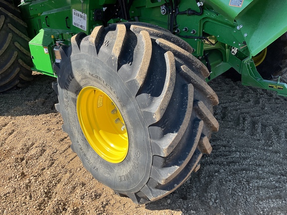 Used 2024 John Deere X9 1100 Combines at Horizon Ag & Turf in Westlock, AB - Photo21