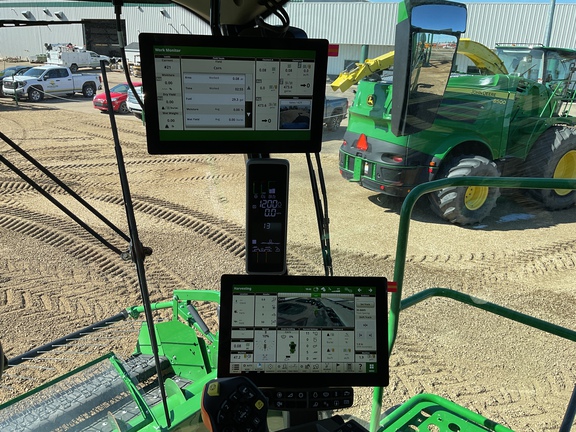 Used 2024 John Deere X9 1100 Combines at Horizon Ag & Turf in Westlock, AB - Photo26
