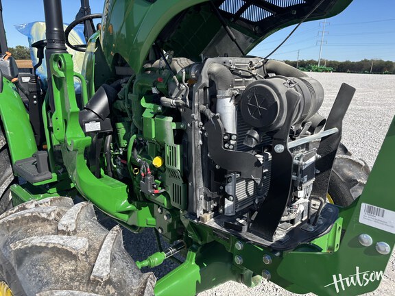 Photo of 2024 John Deere 5067E