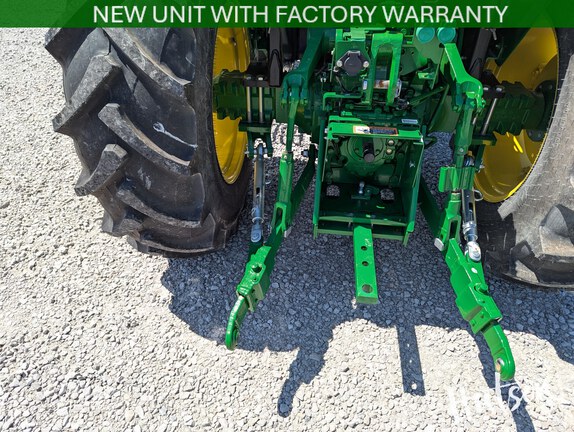 Photo of 2024 John Deere 5067E