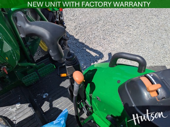 Photo of 2024 John Deere 5067E