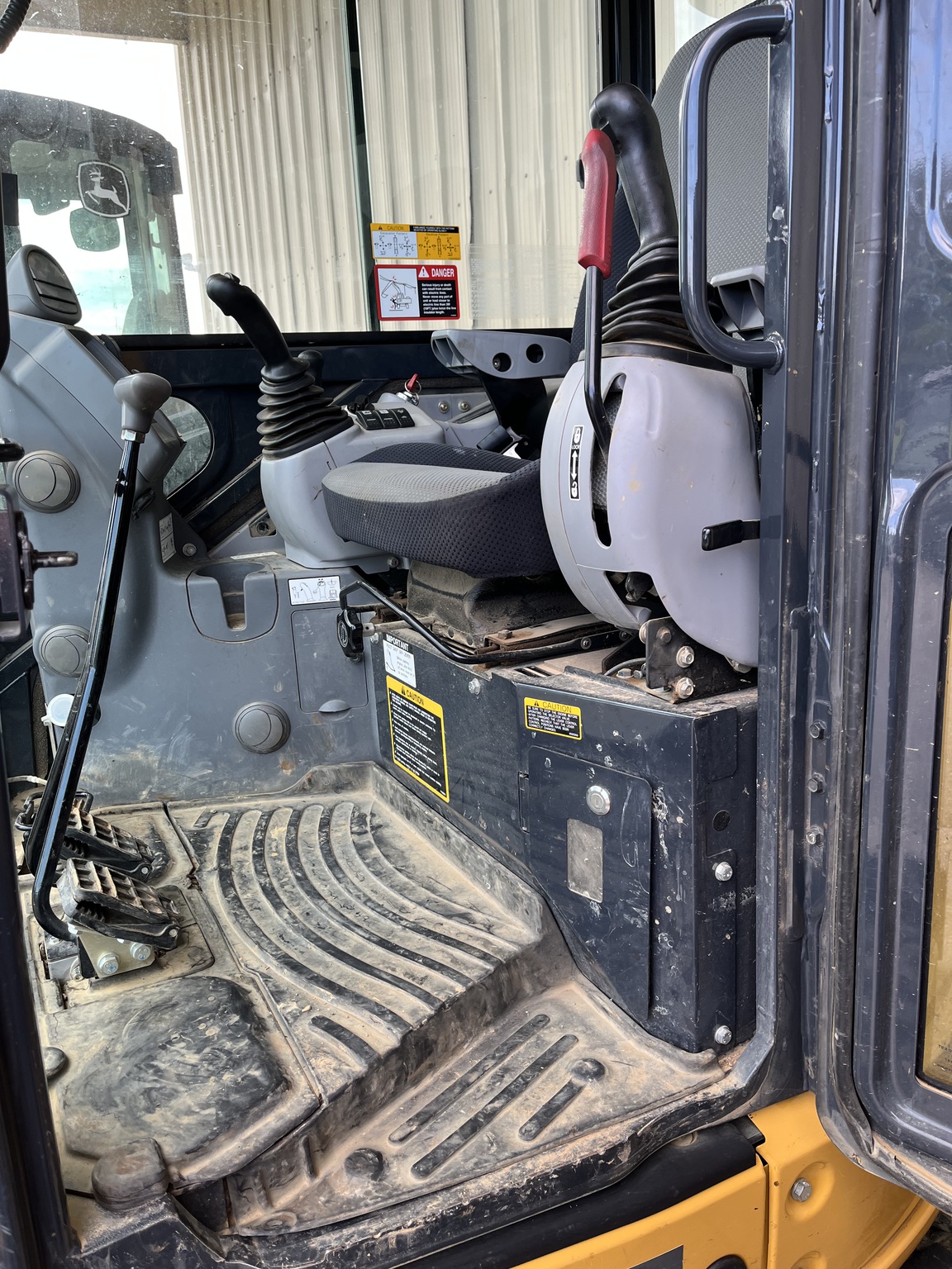 2020 John Deere 50G Image 10