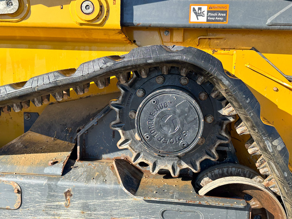 2022 John-Deere 331G