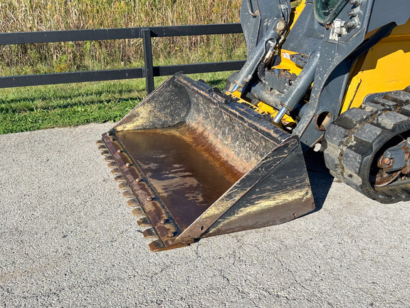 2022 John-Deere 331G