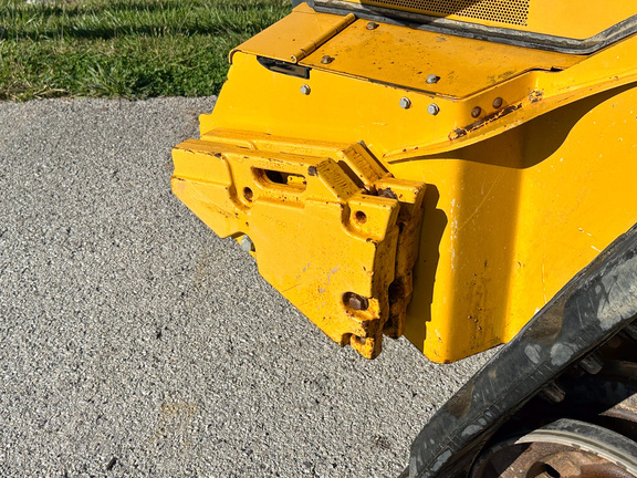 2022 John-Deere 331G