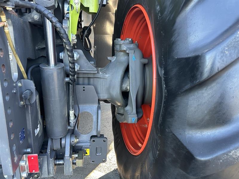 2016 Claas Xerion 5000 Trac Image 18